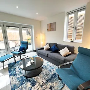 Luxury Modern Private In Brighton